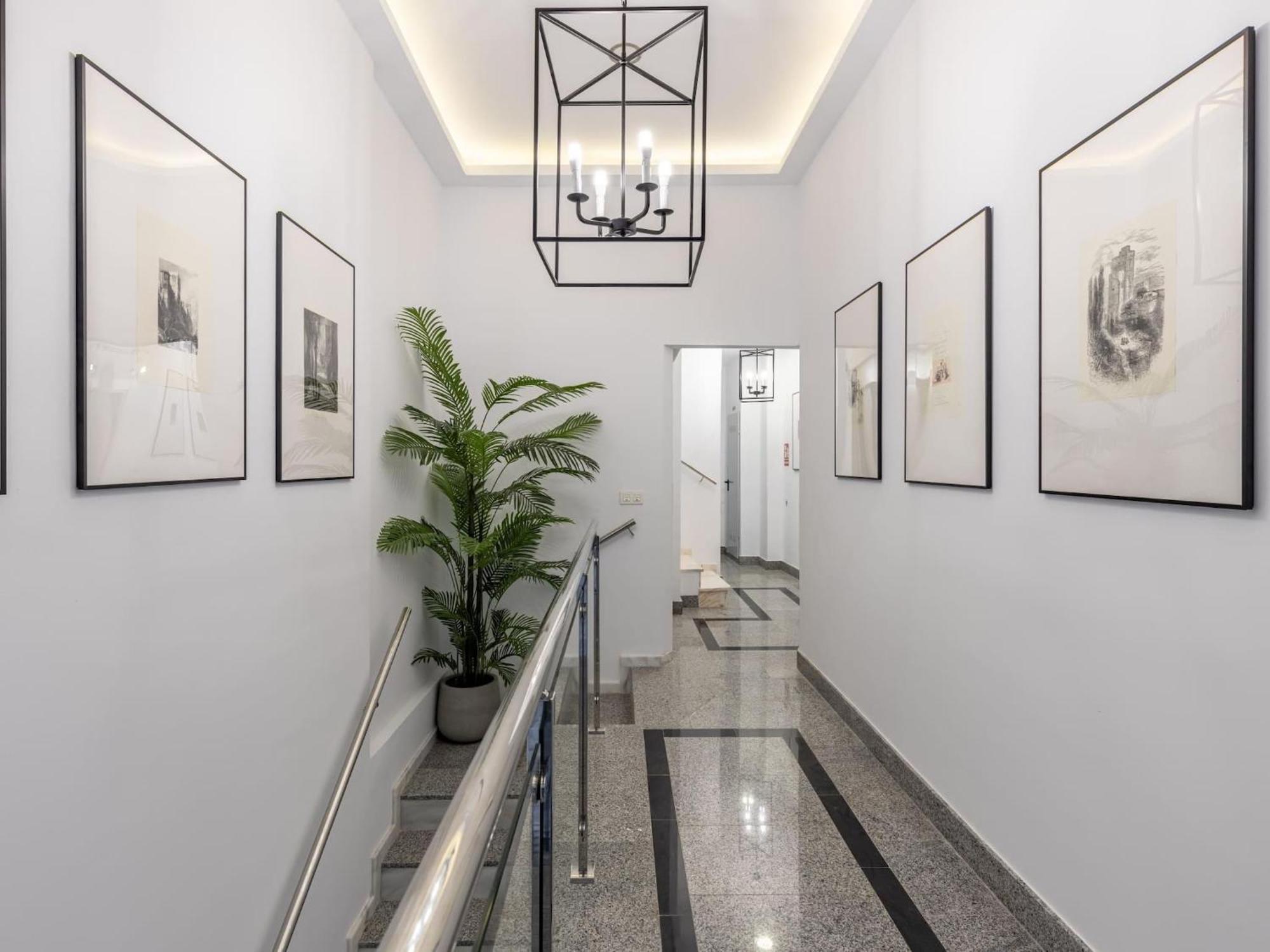 Central Stylish And Elegant 1 & 2 Bedroom Apartments III Granada Eksteriør bilde