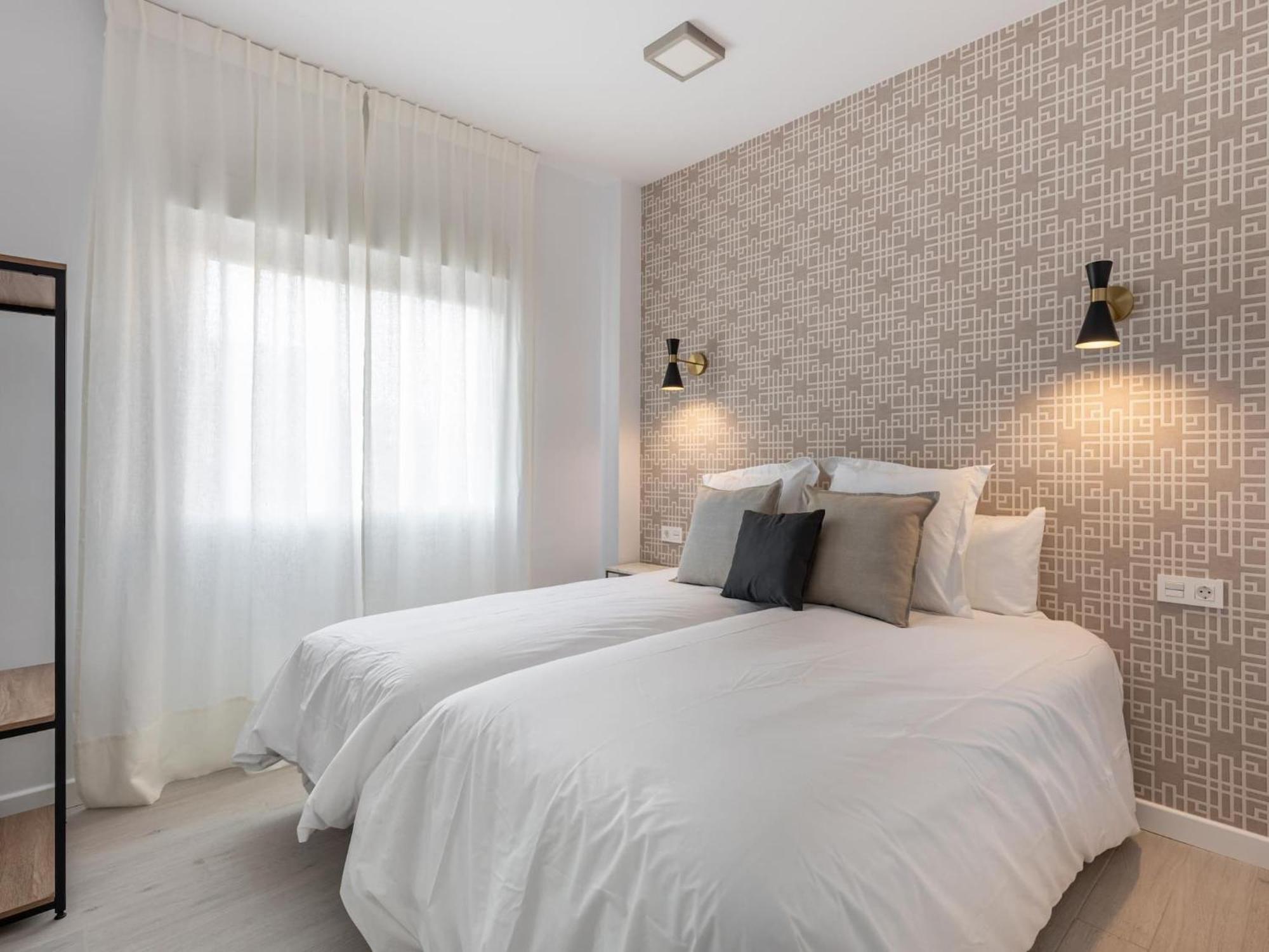 Central Stylish And Elegant 1 & 2 Bedroom Apartments III Granada Eksteriør bilde