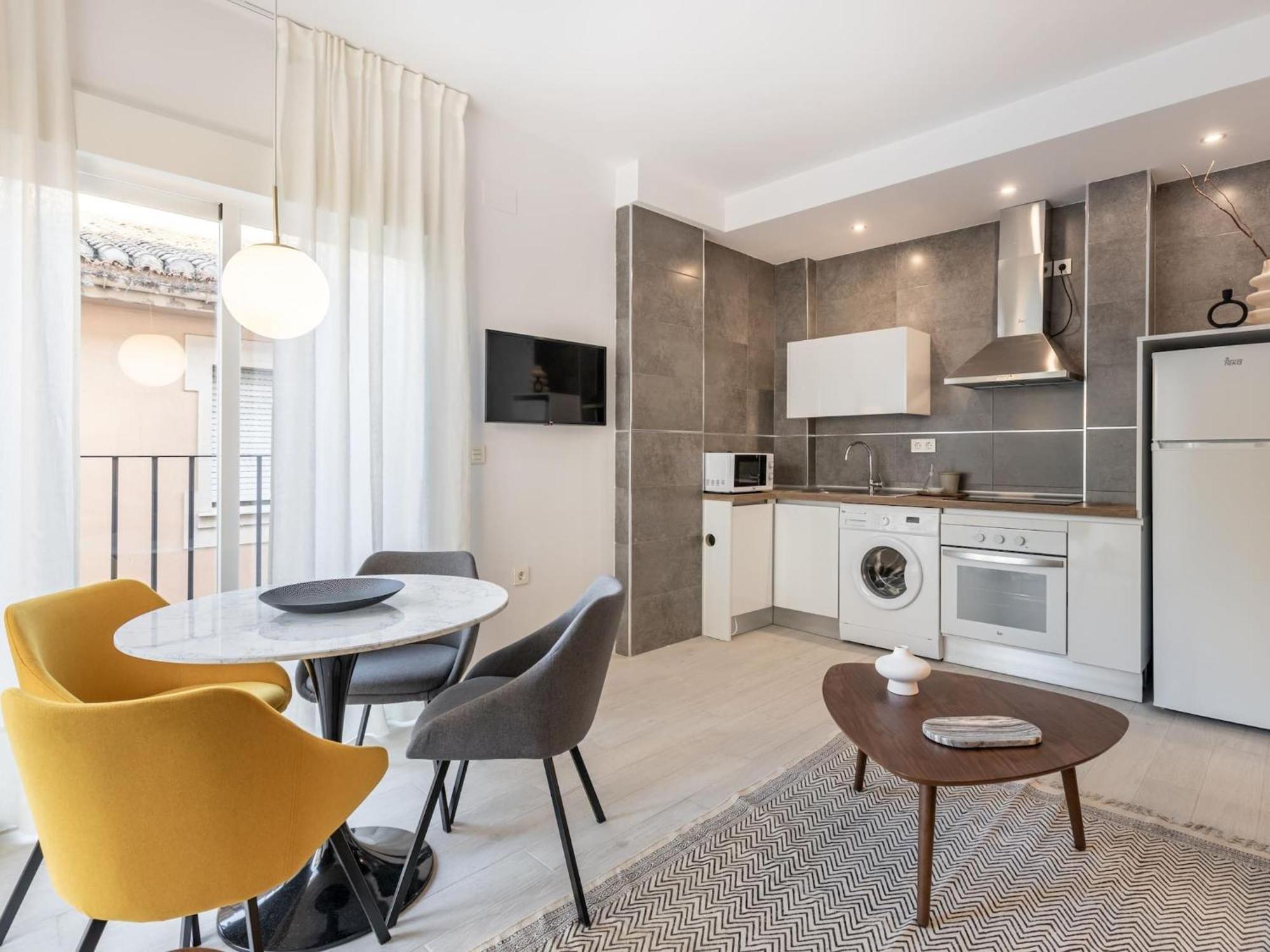 Central Stylish And Elegant 1 & 2 Bedroom Apartments III Granada Eksteriør bilde